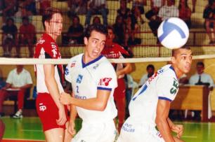 Dentinho é o novo reforço da Apav/Canoas para a Superliga Ver Descrição/Agencia RBS Dentinho é o novo reforço da Apav/Canoas para a Superliga Ver Descrição/Agencia RBS