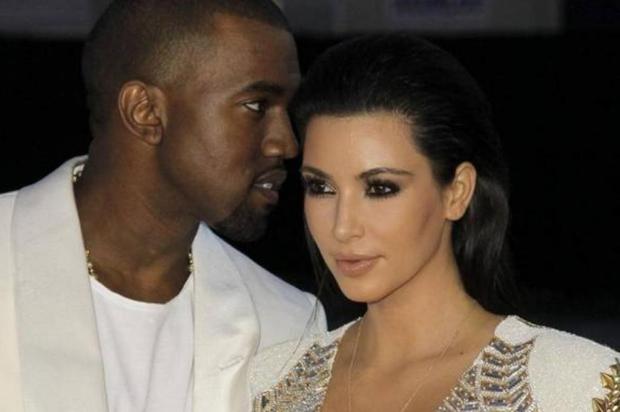 Kanye West: anel comprado para pedir Kim Kardashian em casamento AP Images/AP Images Kanye West: anel comprado para pedir Kim Kardashian em casamento AP Images/AP Images
