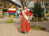 A partir dos anos 2000, as exigências aumentaram para a escolha: as candidatas devem ter conhecimento básico de alemão e conhecer as histórias da cidade e de seu grupo de dança. Em 2003, a 2ª princesa escolhida foi Marcelí Raquel Beck