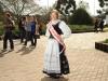 Durante o baile da escolha, a candidata de cada grupo é a grande estrela. Os grupos montam uma dança especial e se preparam o ano todo para o dia da escolha. Na foto, a rainha de 2007, Cátia Zinke