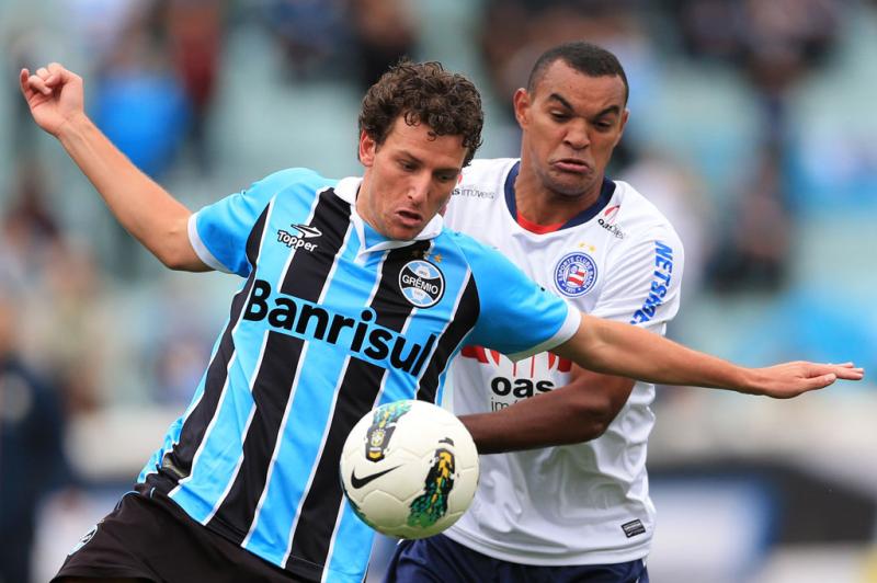 Elano teve boa atuação e abriu o placar para o Grêmio:imagem 4