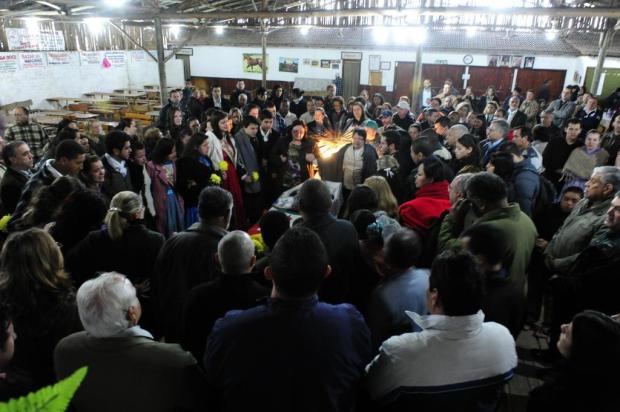 Adolescente que morreu após apresentação em CTG é velado em Guaíba Ronaldo Bernardi/Agencia RBS