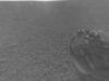 Foto capturada pela parte traseira da sonda dá uma visão geral do local onde a Curiosity aterrissou em Marte