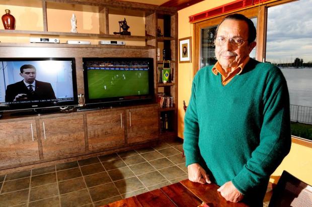 Para fazer oposição a Lupi, Carlos Araújo decide encaminhar retorno ao PDT Jefferson Botega/Agencia RBS Para fazer oposição a Lupi, Carlos Araújo decide encaminhar retorno ao PDT Jefferson Botega/Agencia RBS