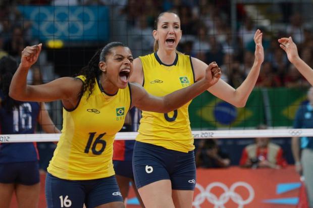 Em virada incrível, Brasil conquista o bicampeonato olímpico no vôlei feminino KIRILL KUDRYAVTSEV/AFP