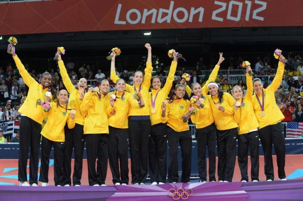 Em partida incrível, Brasil conquista o bicampeonato olímpico no vôlei feminino KIRILL KUDRYAVTSEV/AFP Em partida incrível, Brasil conquista o bicampeonato olímpico no vôlei feminino KIRILL KUDRYAVTSEV/AFP