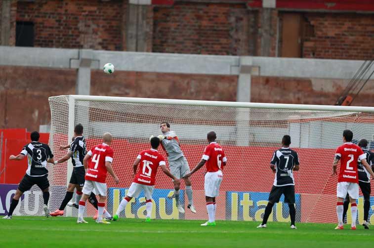 Inter enfrentou a Ponte Preta em casa:imagem 9