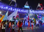 Esquiva Falcão entra com bandeira do Brasil na cerimônia de encerramento JEWEL SAMAD/AFP/ Esquiva Falcão entra com bandeira do Brasil na cerimônia de encerramento JEWEL SAMAD/AFP/