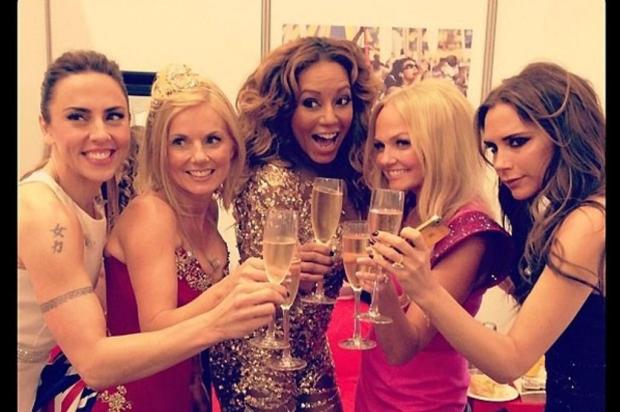 Spice Girls estariam cogitando substituir Victoria Beckham em turnê Reprodução/Instagram Spice Girls estariam cogitando substituir Victoria Beckham em turnê Reprodução/Instagram