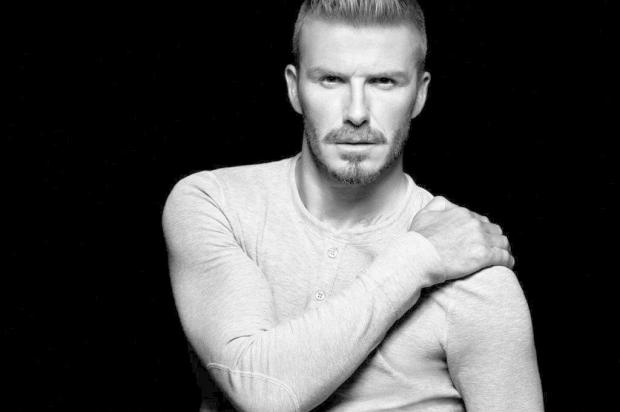 David Beckham posa de ceroula para campanha H & M/divulgação