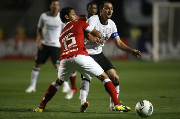 Inter perde para o Corinthians e desperdiça chance de ingressar no G4 Eduardo Viana/Lancepress!/