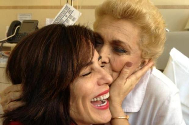 Glória Pires visita Hebe Camargo no hospital Reprodução/Twitter/Reprodução/Twitter