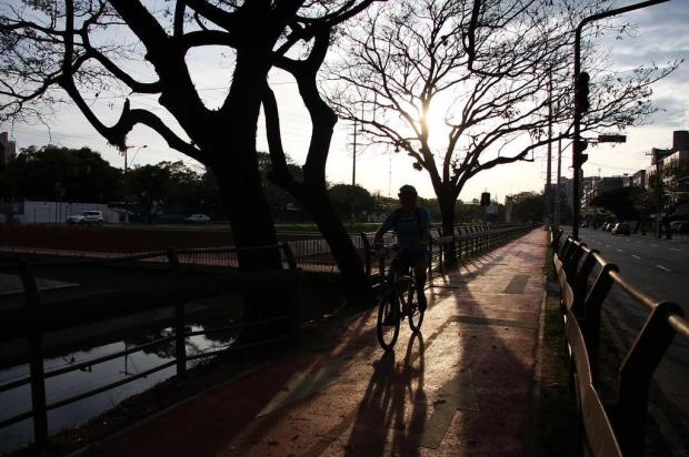 Calor de 30ºC permanece na Capital e chuva se espalha pelo interior do Estado Ricardo Duarte/Agencia RBS