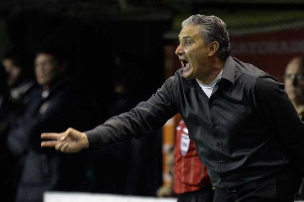 Em entrevista, Tite lembra veto a Roberto Carlos e primeiro gol de Adriano Eduardo Di Baia/AP/ Em entrevista, Tite lembra veto a Roberto Carlos e primeiro gol de Adriano Eduardo Di Baia/AP/