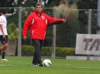 Ney Franco não comanda treino e causa incômodo no elenco do São Paulo Luiz Pires/VIPCOMM / Ney Franco não comanda treino e causa incômodo no elenco do São Paulo Luiz Pires/VIPCOMM /