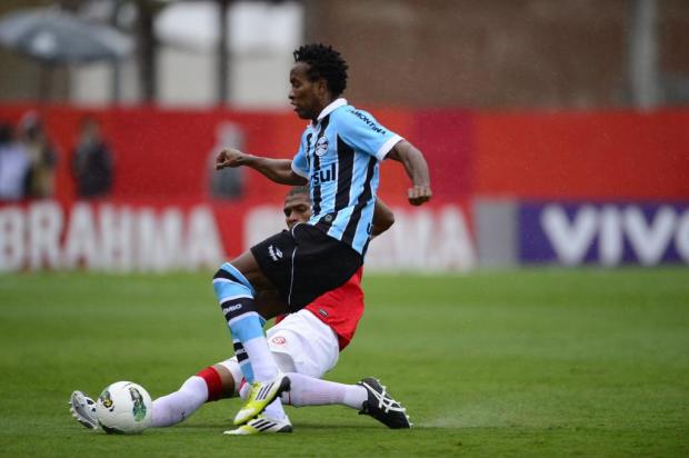 Grêmio terá Zé Roberto e Anderson Pico e Inter opta por formação com três volantes no Gre-Nal Fernando Gomes/Agencia RBS Grêmio terá Zé Roberto e Anderson Pico e Inter opta por formação com três volantes no Gre-Nal Fernando Gomes/Agencia RBS