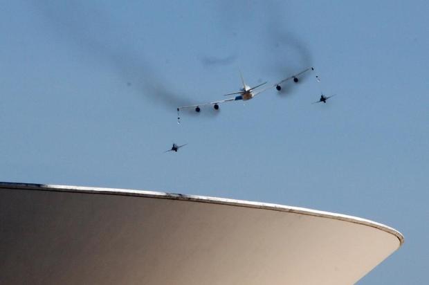 FOTO: aviões da Força Aérea Brasileira ensaiam para o desfile de 7 de Setembro Andre Dusek/Agência Estado