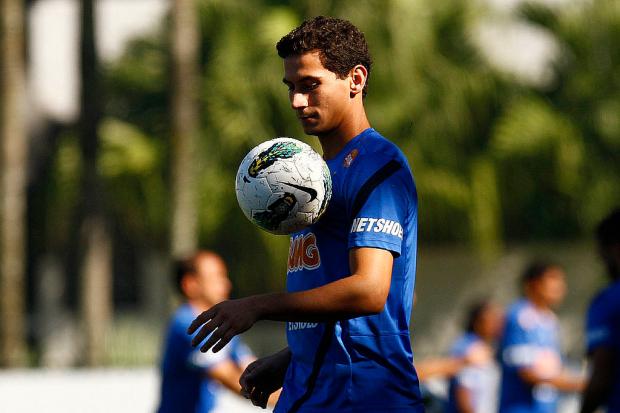 Pelaipe confirma acerto salarial com PH Ganso e espera pelo ok do Santos Ricardo Saibun/Divulgação Santos FC/