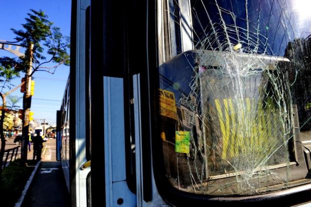 Homem morre atropelado em corredor de ônibus em Porto Alegre Adriana Franciosi/Agencia RBS