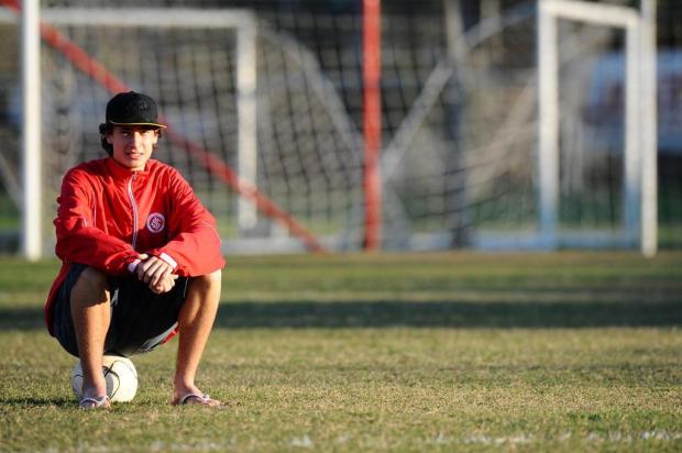 Sem volantes, Fernandão promove garoto Rodrigo Dourado contra o Sport Jefferson Botega/Agencia RBS