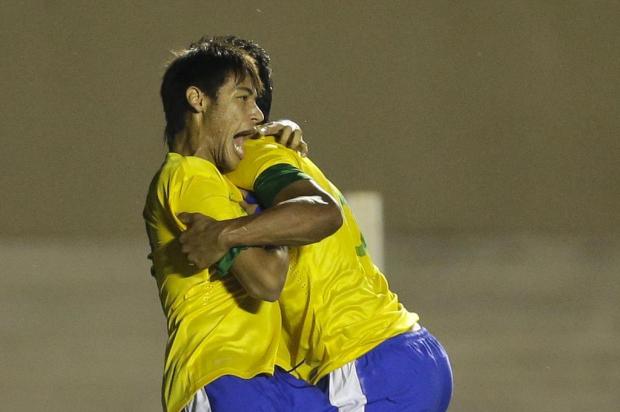Com pênalti no último minuto, Brasil vence a Argentina por 2 a 1 Victor R. Caivano/AP