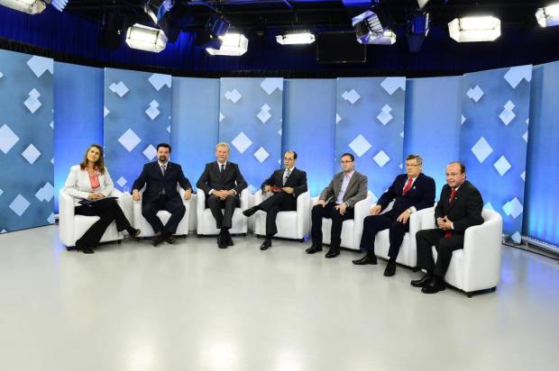 Debate com candidatos à prefeitura esquenta com críticas, ironias e cobranças Andréa Graiz/Agencia RBS Debate com candidatos à prefeitura esquenta com críticas, ironias e cobranças Andréa Graiz/Agencia RBS