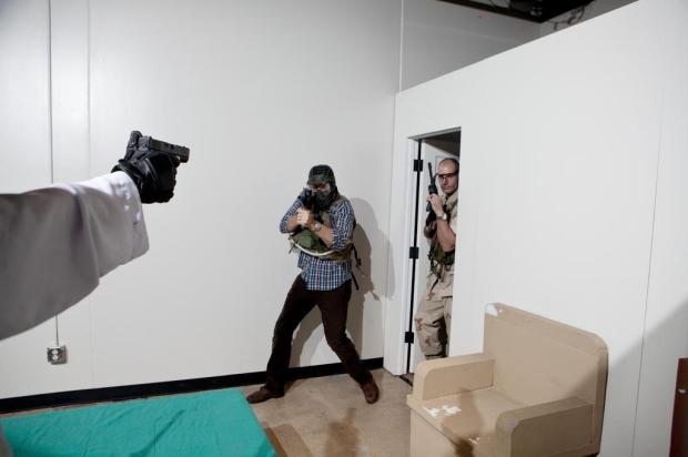 Americanos pagam para reencenar ataque que matou Osama bin Laden Jenn Ackerman/NYTNS Americanos pagam para reencenar ataque que matou Osama bin Laden Jenn Ackerman/NYTNS