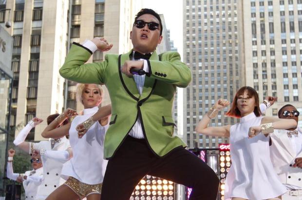 Psy, de Gangnam Style, fará apresentação no Rio e em Salvador, afirma colunista Jason DeCrow/Invision/AP Images Psy, de Gangnam Style, fará apresentação no Rio e em Salvador, afirma colunista Jason DeCrow/Invision/AP Images