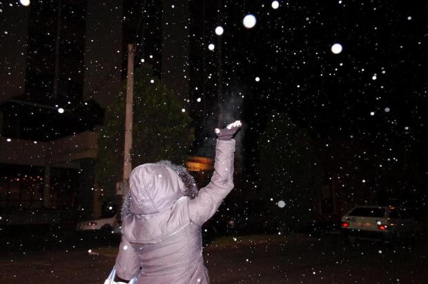 Neva na Serra catarinense na noite desta terça-feira Vani Boza/Agencia RBS