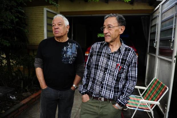 Ex-auxiliares de engenheiro francês lamentam desfecho do projeto do carro movido a água Mauro Vieira/Agencia RBS Ex-auxiliares de engenheiro francês lamentam desfecho do projeto do carro movido a água Mauro Vieira/Agencia RBS