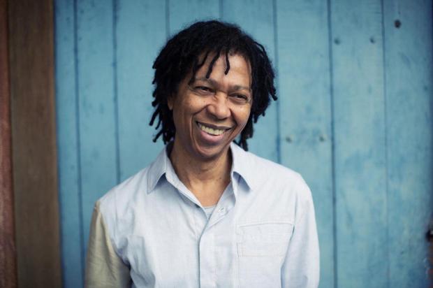 Djavan confessa: "Eu canto mesmo é sobre a mulher dos outros" Tomás Rangel/Divulgação Djavan confessa: "Eu canto mesmo é sobre a mulher dos outros" Tomás Rangel/Divulgação