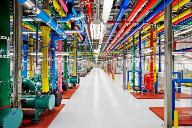 Google lança site especial para mostrar seus data centers Connie Zhou/AP