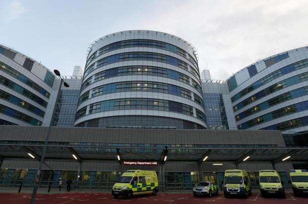 Cidade britânica vive agitação pelo caso da jovem Malala Alastair Grant/AP