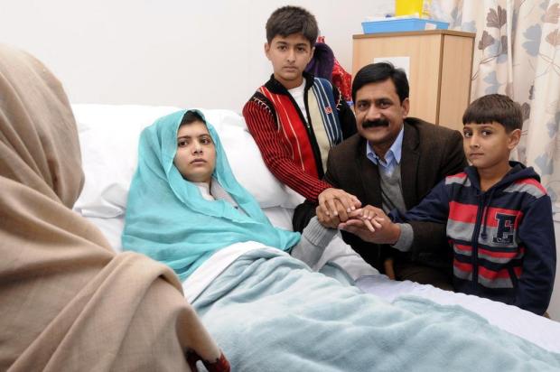 Ataque talibã contra jovem Malala mudou o Paquistão, diz seu pai Hospital Rainha Elizabeth,Divulgação/AP Ataque talibã contra jovem Malala mudou o Paquistão, diz seu pai Hospital Rainha Elizabeth,Divulgação/AP