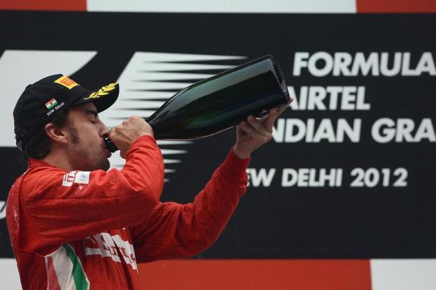 Ferrari encerra polêmica com ultrapassagem de Vettel no GP do Brasil MANAN VATSYAYANA/AFP