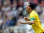 Feliz por retornar, Damião crê em Seleção forte e mira vaga na Copa das Confederações AFP PHOTO / GRAHAM STUART/