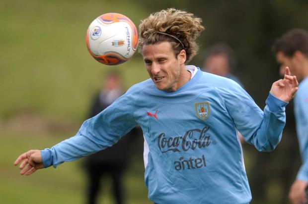 Diego Forlán pode desfalcar o Inter no primeiro Gre-Nal do ano Matilde Campodonico/AP/ Diego Forlán pode desfalcar o Inter no primeiro Gre-Nal do ano Matilde Campodonico/AP/