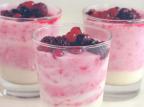 Iogurte combinado com frutas vermelhas é opção para a sobremesa Reprodução/Reprodução