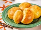 Pão de batata leva recheio de queijo mussarela e parmesão Batavo/Divulgação