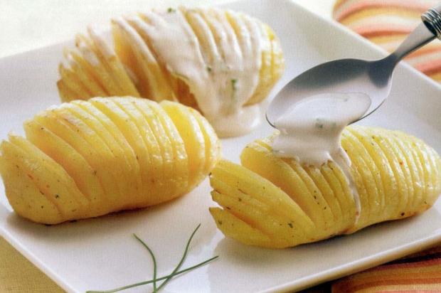 Sirva batatas em fatias no jantar Nestlé/Divulgação Sirva batatas em fatias no jantar Nestlé/Divulgação