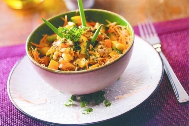 Livro reúne 60 receitas para adeptos e simpatizantes do vegetarianismo Reprodução/Reprodução
