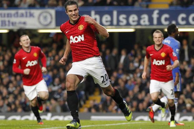 Com gol de Van Persie, United derrota Arsenal no Old Trafford Ian Kington/AFP Com gol de Van Persie, United derrota Arsenal no Old Trafford Ian Kington/AFP
