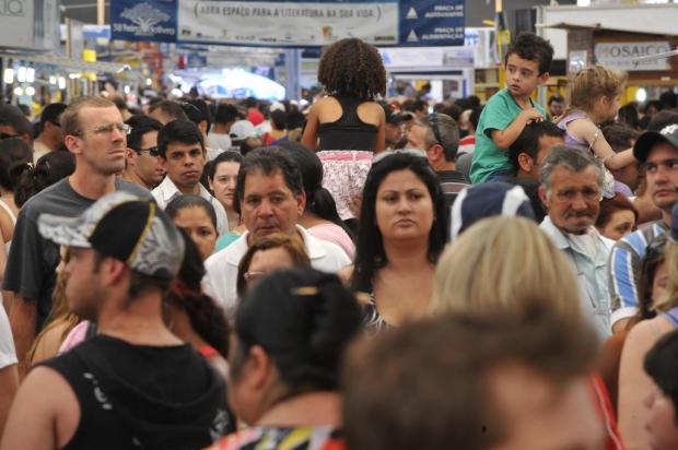 Famílias são maioria do público da Feira neste sábado Bruno Alencastro/Agencia RBS