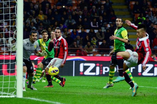 Milan goleia o Chievo por 5 a 1 e diminui a pressão sobre clube e técnico Olivier Morin/AFP