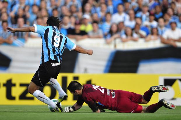 Grêmio deve entrar com recurso até segunda para livrar Moreno de suspensão Diego Vara/Agência RBS