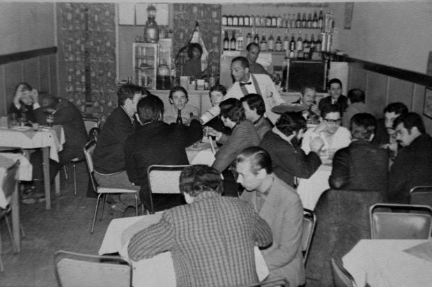 Bares refletiam as mudanças de comportamento nos anos 1960 e 70 Acero pessoal Diaci Ribeiro/Reprodução livro Esquina Maldita,de Paulo César Teixeira Bares refletiam as mudanças de comportamento nos anos 1960 e 70 Acero pessoal Diaci Ribeiro/Reprodução livro Esquina Maldita,de Paulo César Teixeira