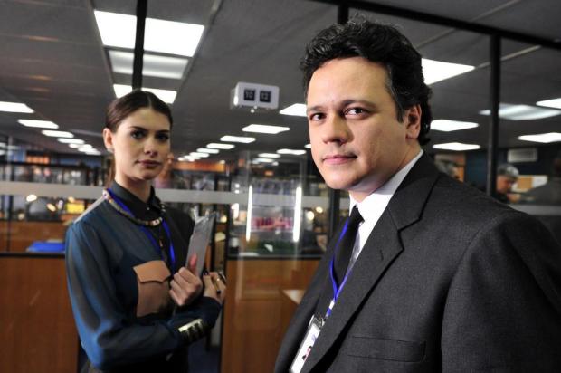 Em série cômica sobre o fim do mundo, um inusitado casal se forma Alex Carvalho/rede globo Em série cômica sobre o fim do mundo, um inusitado casal se forma Alex Carvalho/rede globo