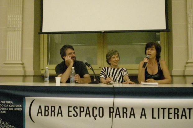 Sexo e humor na Feira, por Mirian Goldenberg e Adão Iturrusgarai Paula Mascarello/Especial ZH Sexo e humor na Feira, por Mirian Goldenberg e Adão Iturrusgarai Paula Mascarello/Especial ZH