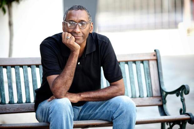 Ronald Augusto lança 'Decupagens Assim' Leonardo Brasiliense/Divulgação