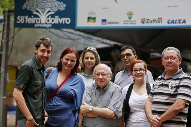 ZH promove encontro entre Verissimo e autores que escreveram História Coletiva Félix Zucco/Agencia RBS
